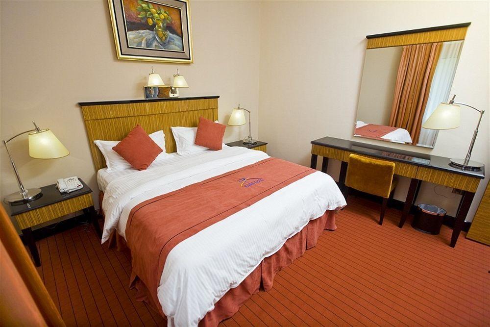 Rayan Hotel Corniche Шарджа Экстерьер фото