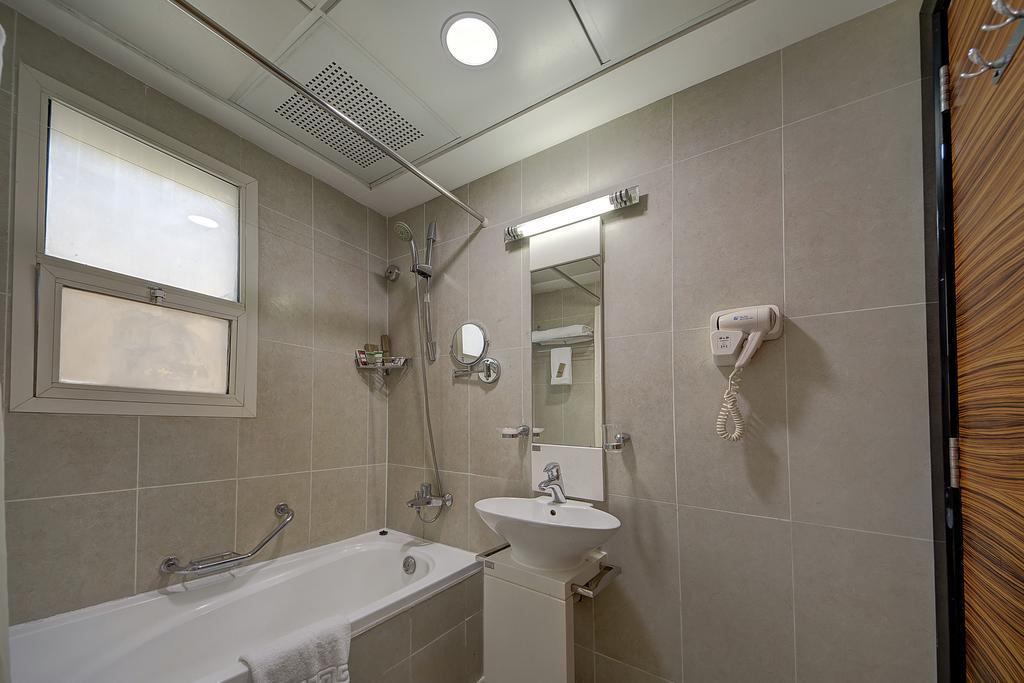Rayan Hotel Corniche Шарджа Экстерьер фото