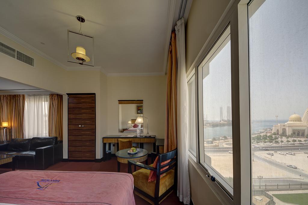 Rayan Hotel Corniche Шарджа Экстерьер фото