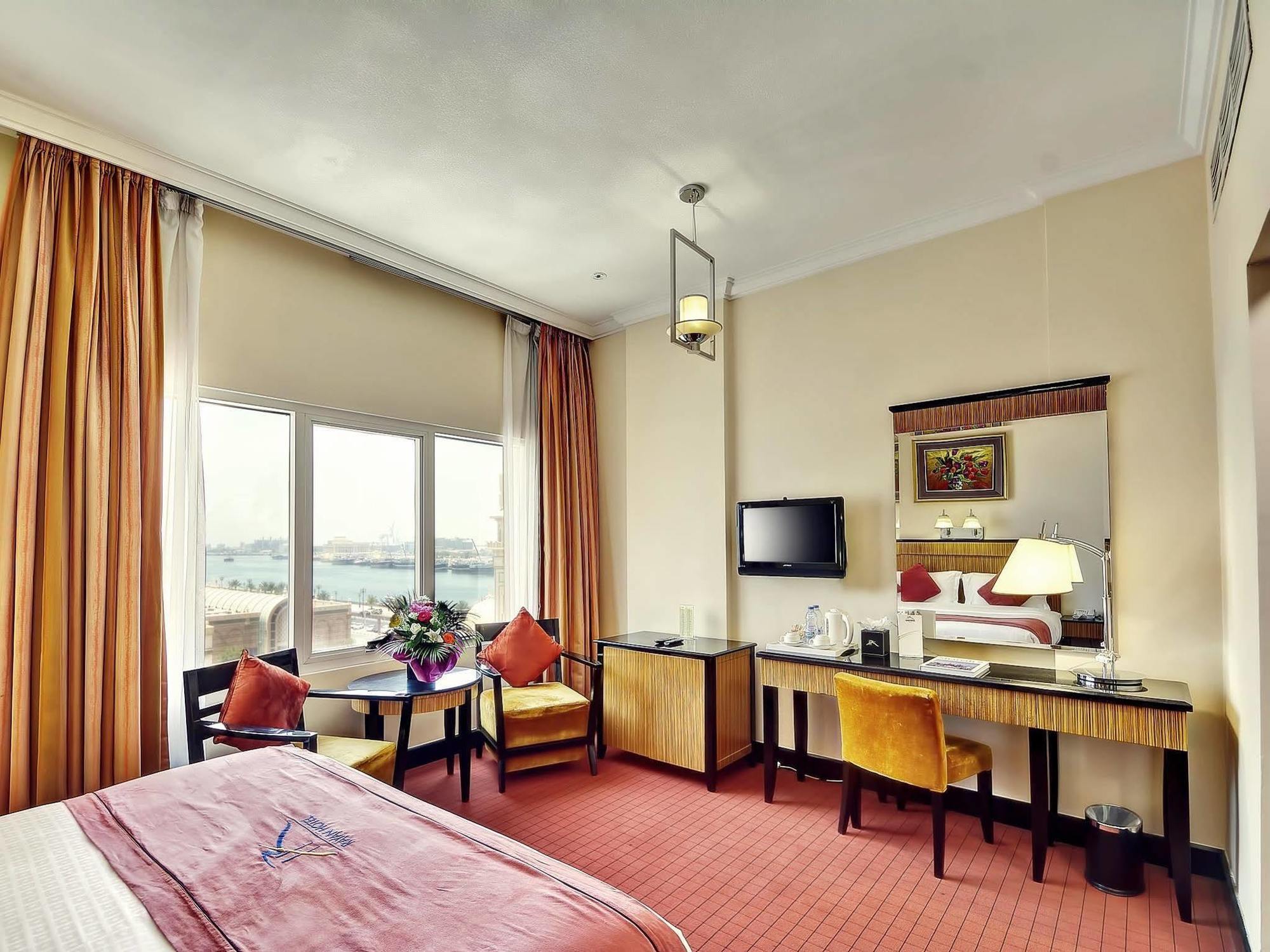 Rayan Hotel Corniche Шарджа Экстерьер фото